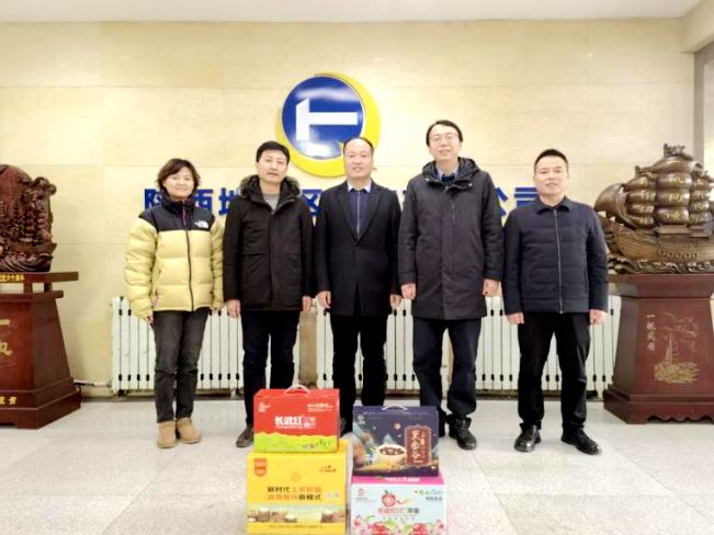 市總工會(huì)領(lǐng)導(dǎo)慰問我公司“咸陽(yáng)市勞動(dòng)模范”徐濤